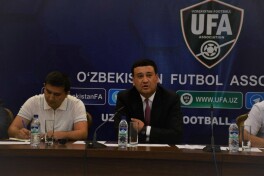 Умид Аҳмаджонов Суперлига клублари директорлари, бош мураббийлари ва ҳакамлар билан йиғилиш ўтказди