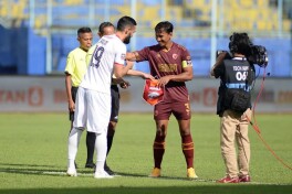 “Borneo” chempionlik uchun kurashadi”. Indoneziyada o'ynayotgan futbolchimiz bilan suhbat