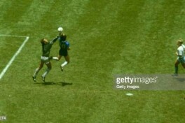 Tunislik haqam Maradona qo'l bilan gol urgan to'pni sotishdan bosh tortdi