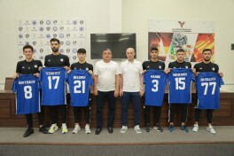 “Металлург” янги футболчиларини таништирди