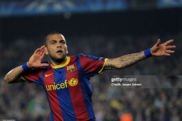 Daniel Alves "Barselona" afsonalari ro'yxatidan chiqarib tashlandi