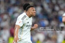 La Liga. "Real" va "Atletik" o'rtasidagi o'yinda 6 ta gol urildi, "Barselona" esa "Valensiya"ga mag'lub bo'ldi