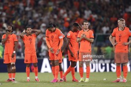 Niderlandiya - futbol tarixida biror marta mag'lub bo'lmay, ketma-ket to'rt marta JCHdan chiqib ketgan ilk terma jamoa