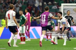 Angliya terma jamoasi futbolchisi g'alabani nishonlash vaqtida jiddiy jarohat oldi