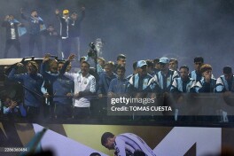 Ko'zyoshlar, olqishlar va qizil yo'lakcha: Argentina JCH finalidagi mag'lubiyatdan so'ng chempionlardek kutib olindi