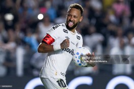 Neymar "Shapekoense"ga qarshi o'yinda dubl qayd etdi. "Santos" hujumchisi Braziliya chempionatining 9 o'yinida 6+2 natija qayd etdi