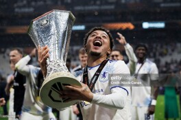 "Al Rayyan" Sanchoga shartnoma taklif qildi. Ingliz futbolchisi MYUni tark etganidan so'ng klubsiz qolmoqda