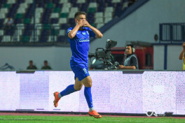 XXI asrda O'zbekiston chempionatida kimlar poker qayd etgan?
