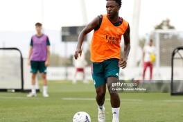 Vinisius “Arsenal” bilan bog'liq mish-mishlar fonida “Real” qarorgohiga yetib keldi