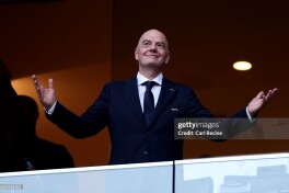 Инфантино жазманининг лавозимини оширишда ва унга товон пули тўланишда айбланмоқда