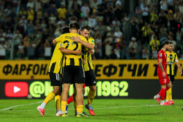 "Neftchi" "Qizilqum"ni tor-mor etgan o'yindan GALEREYA