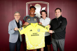 "Aston Villa" yaponiyalik darvozabon Suzukini sotib oldi