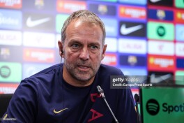 Флик "Олтин тўп" ҳақида: "Бундай нарсаларнинг мухлиси эмасман"
