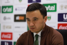 Исломбек Исмоилов: "Мени ҳайрон қолдирган жамоалар "Локомотив" ва "Сурхон". "Пахтакор" ва "Навбаҳор"да 18 ёшлик йигит асосий таркибда ўйнаётгани йўқ"