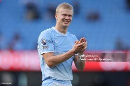 Xoland ushu natijaga erishgan tarixdagi ikkinchi futbolchi bo'ldi