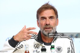 Клопп: "Ҳар қандай рақибга муаммо туғдира оладиган жамоа тузамиз"