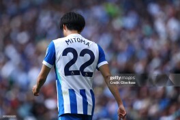 "Liverpul" va "Tottenxem" yaponiyalik futbolchi uchun kurashmoqda