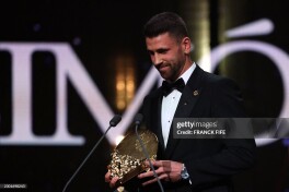 "Biz - "yovuzlarmiz", futbolning dushmanlarimiz". Yilning eng yaxshi darvozaboni mukofotini qo'lga kiritgan Simon darvozabonlar haqida